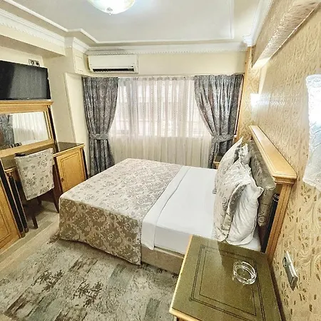 Taksim Pera Grand Hisar 3* איסטמבול
